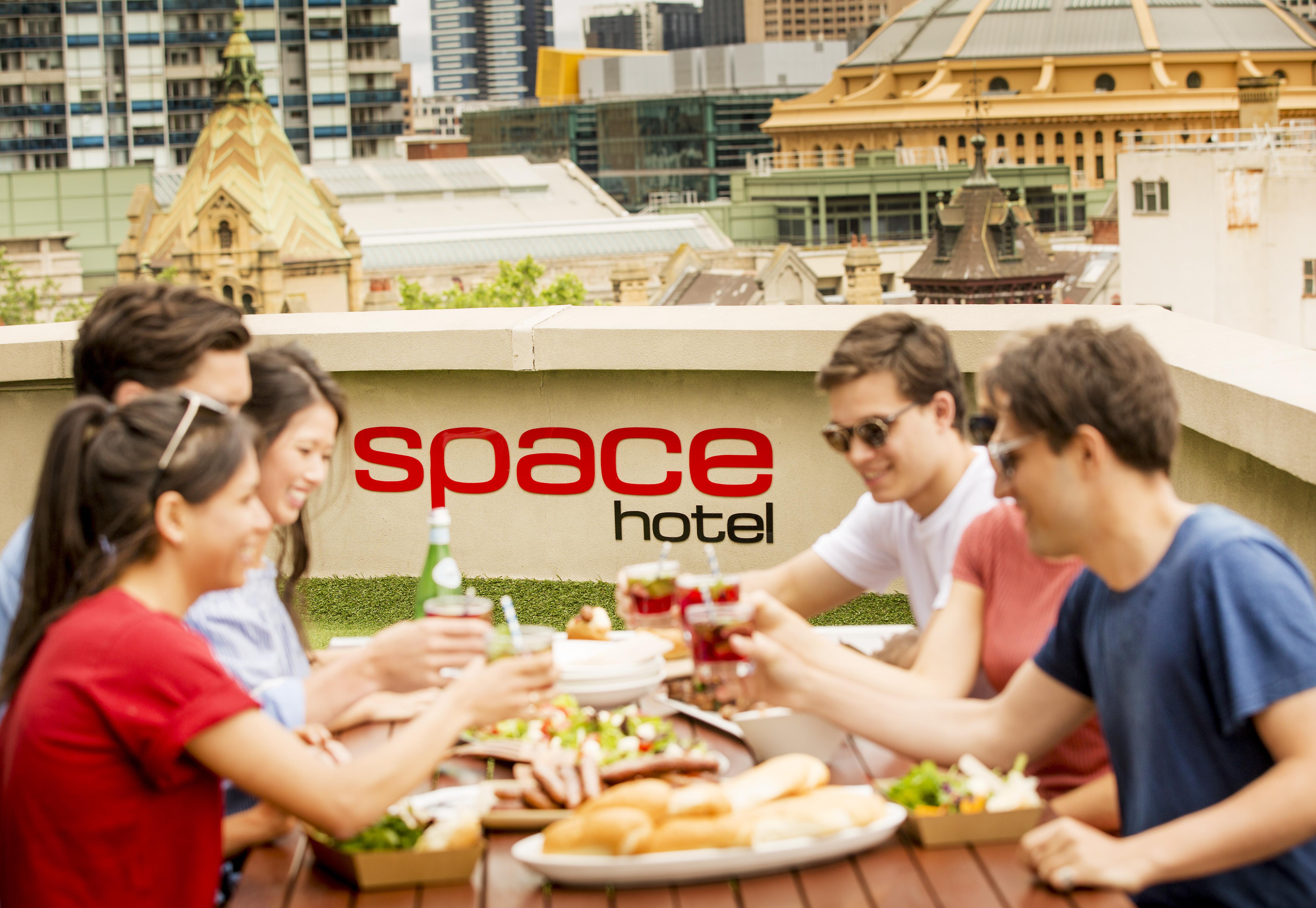 Space Hotel Melbourne Exterior photo